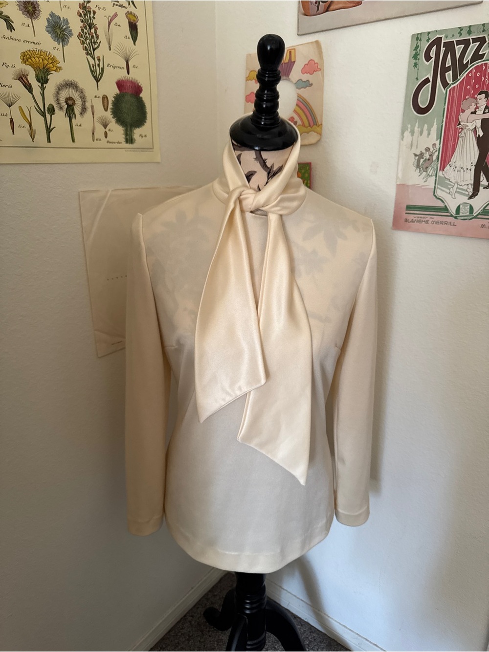 Vintage 1970s Cream Pussybow Blouse